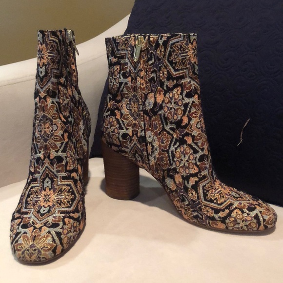 sam edelman tapestry boots
